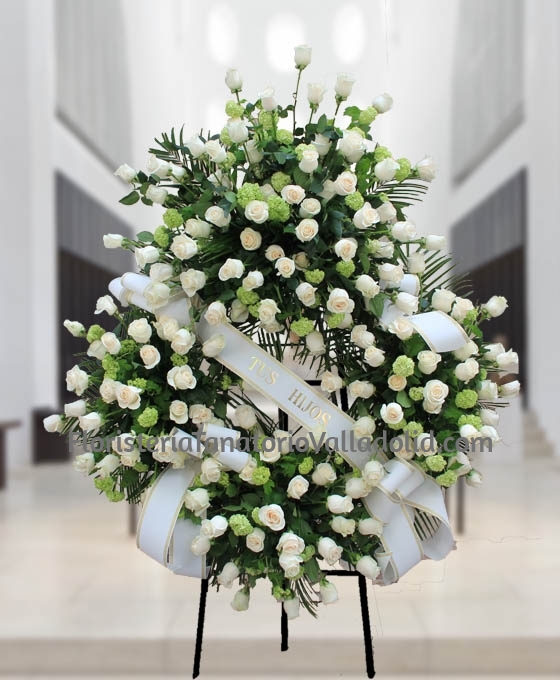 envio flores para funeral urgentes para el tanatorio de Valladolid, Enviar coronas funerarias al Tanatorio de Valladolid, Envio de corona de rosas blancas para Tanatorio de Valladolid