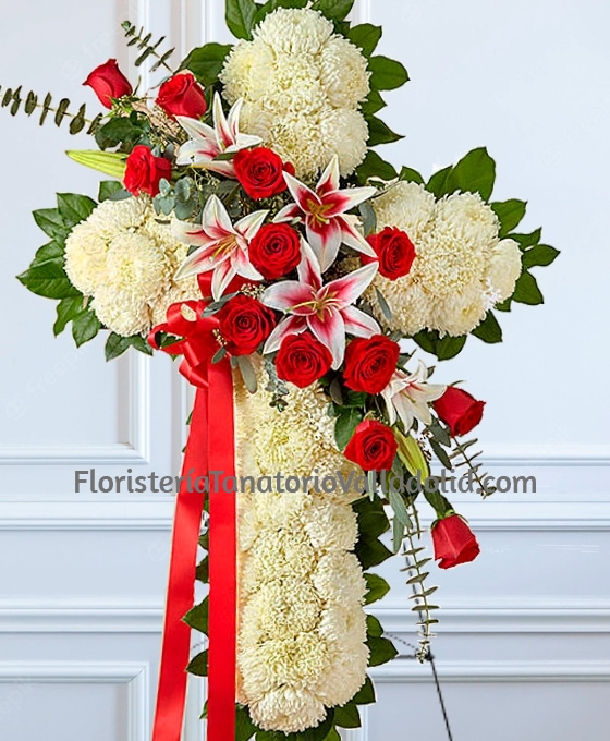 cruz funeraria blanca con rosas